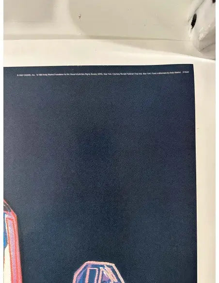 https://www.posterfrance.com/wp-content/uploads/2022/10/andy-warhol-chanel-n5-perfume-blue-black-small-model4.jpg