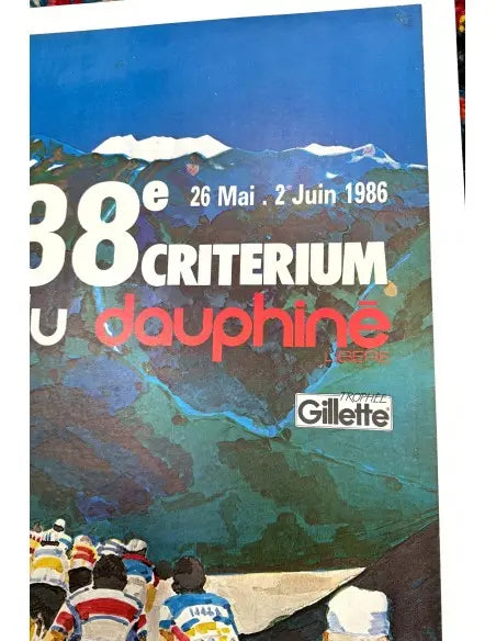 Vintage 1986 Critérium du Dauphiné Libéré cycling lithograph poster featuring classic race artwork and design.