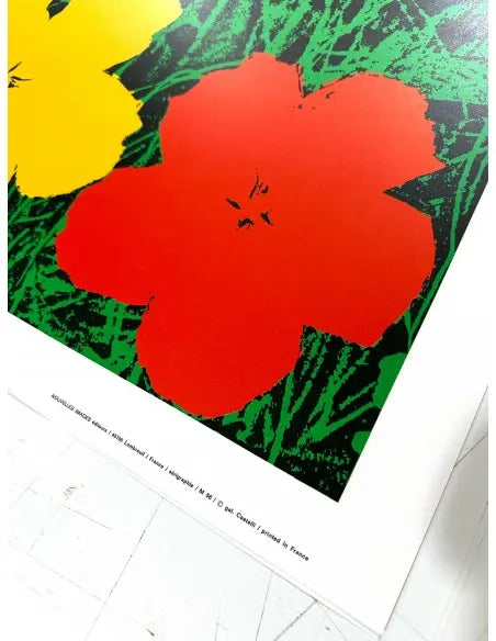 https://www.posterfrance.com/wp-content/uploads/2018/05/flowers-red-by-andy-warhol-1970-circa-on-linen-original-french-printing3.jpg