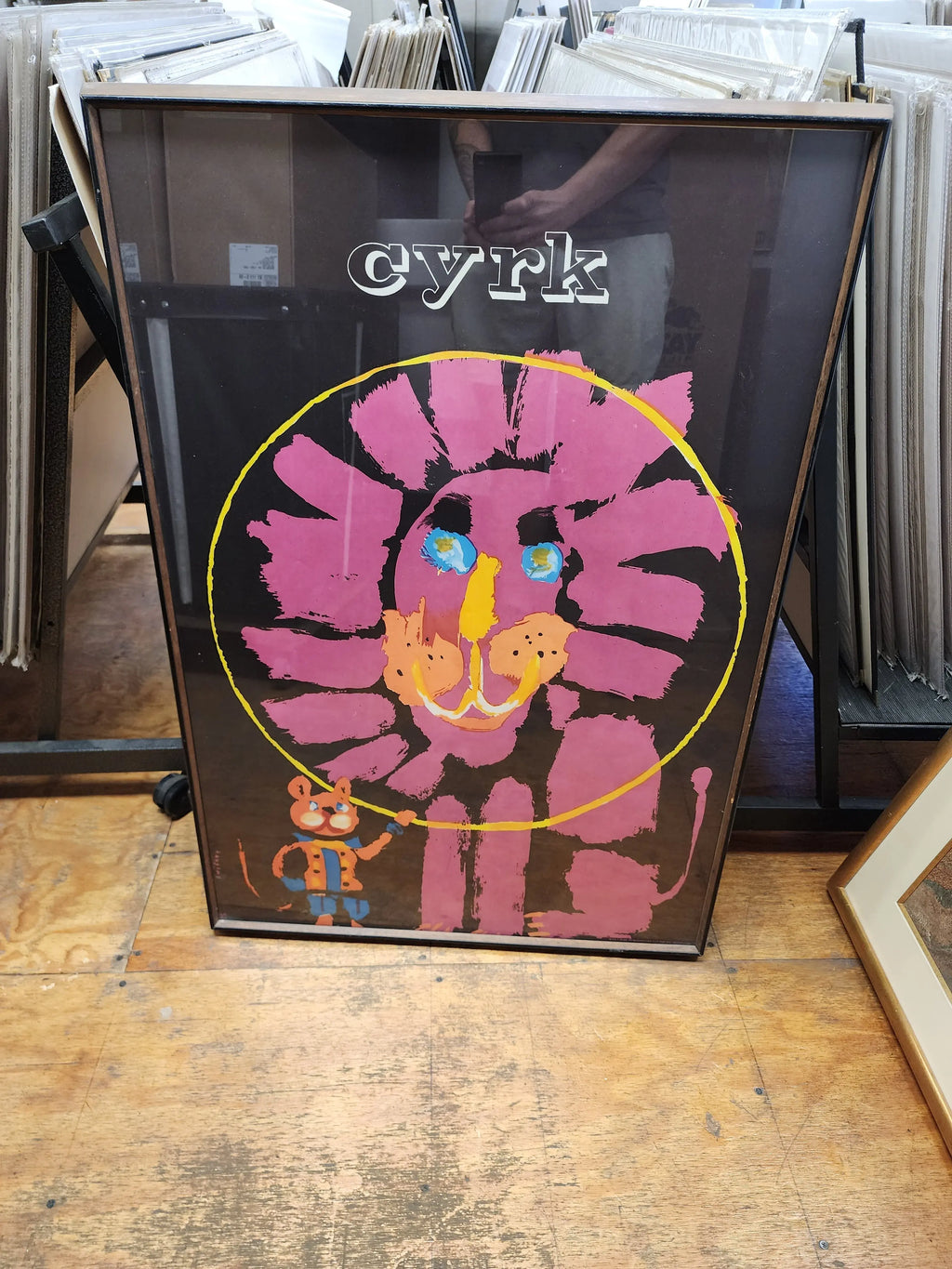 Vintage Waldemar Świerzy Lion with Mouse 1972 circus poster, featuring bold illustrations of a lion and mouse.