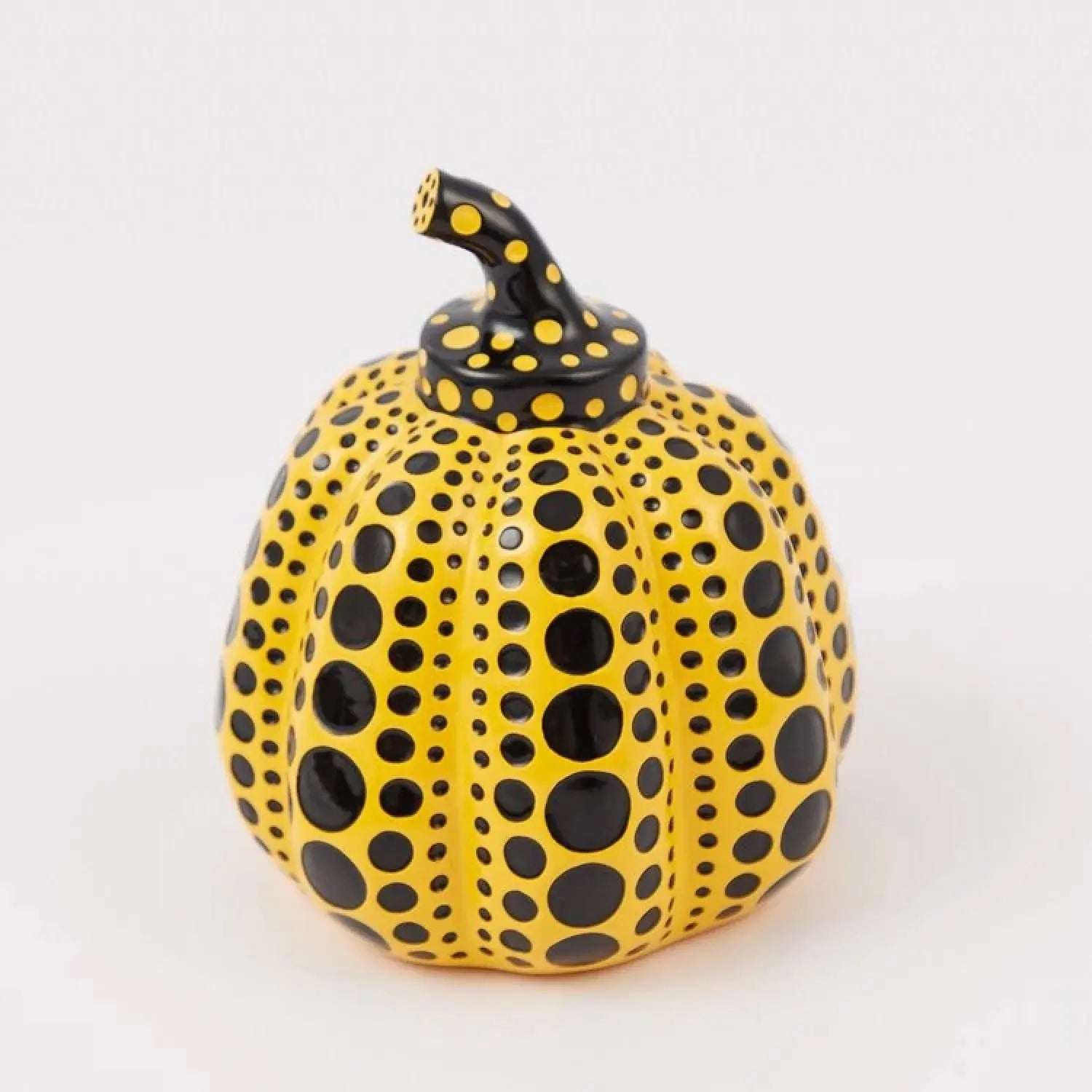 https://images.squarespace-cdn.com/content/v1/624c7514b33b0168ade16519/1655832631176-WANDAJ152Q1P6GUXVTOJ/yayoi-kusama-mini-pumpkin-yellow-3.jpg
